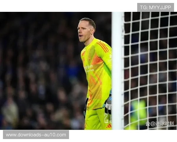 斯特拉斯堡门将训练中受伤，二门将临危受命